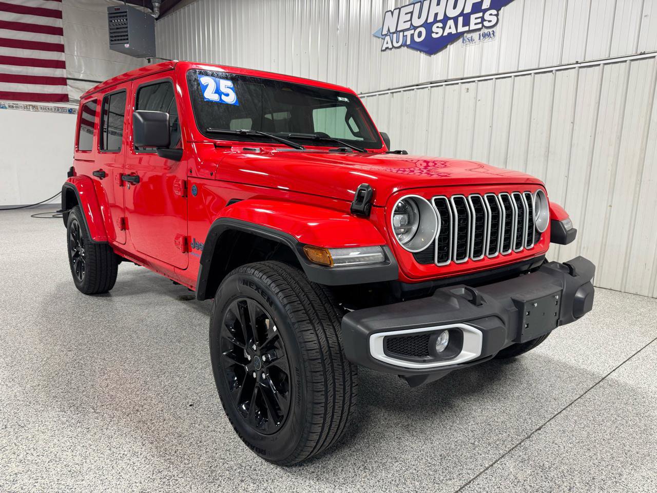 Used 2025 Jeep Wrangler Sahara w/ Safety Group AWD/4WD image 2