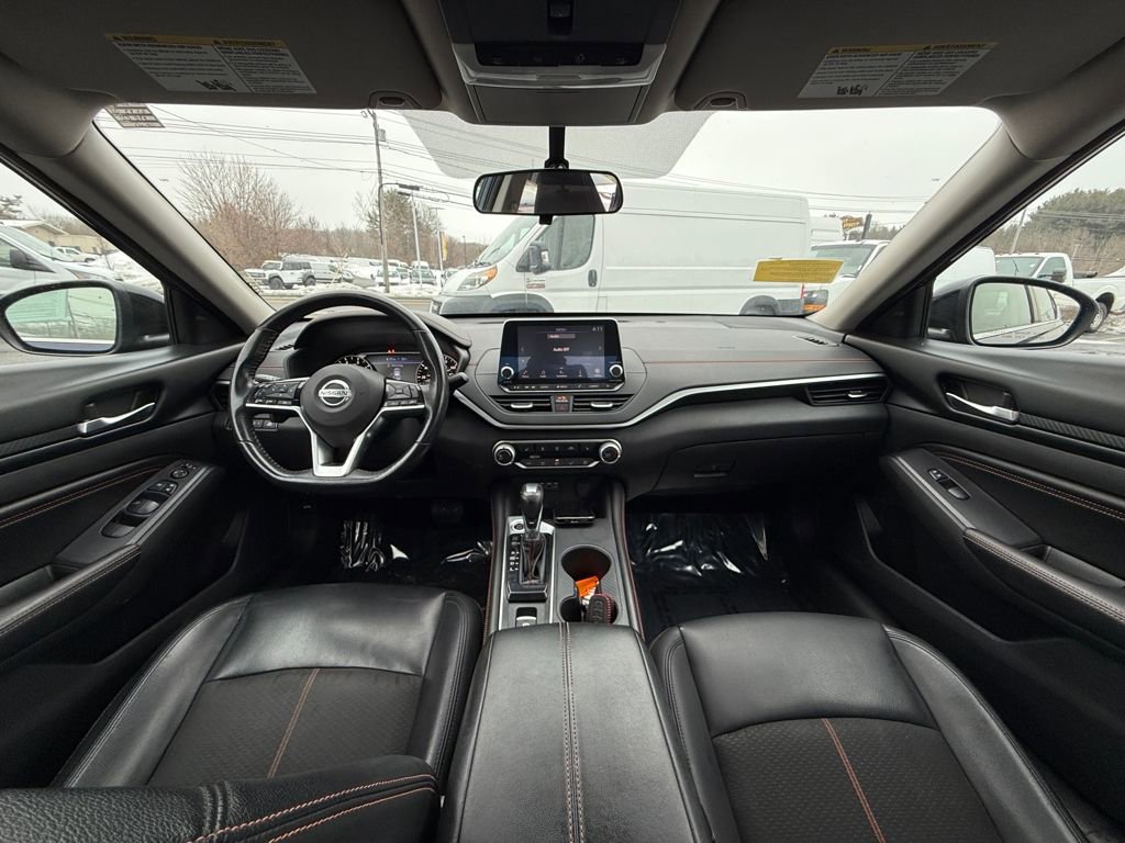 Used 2019 Nissan Altima 2.5 SR w/ SR Premium Package image 17