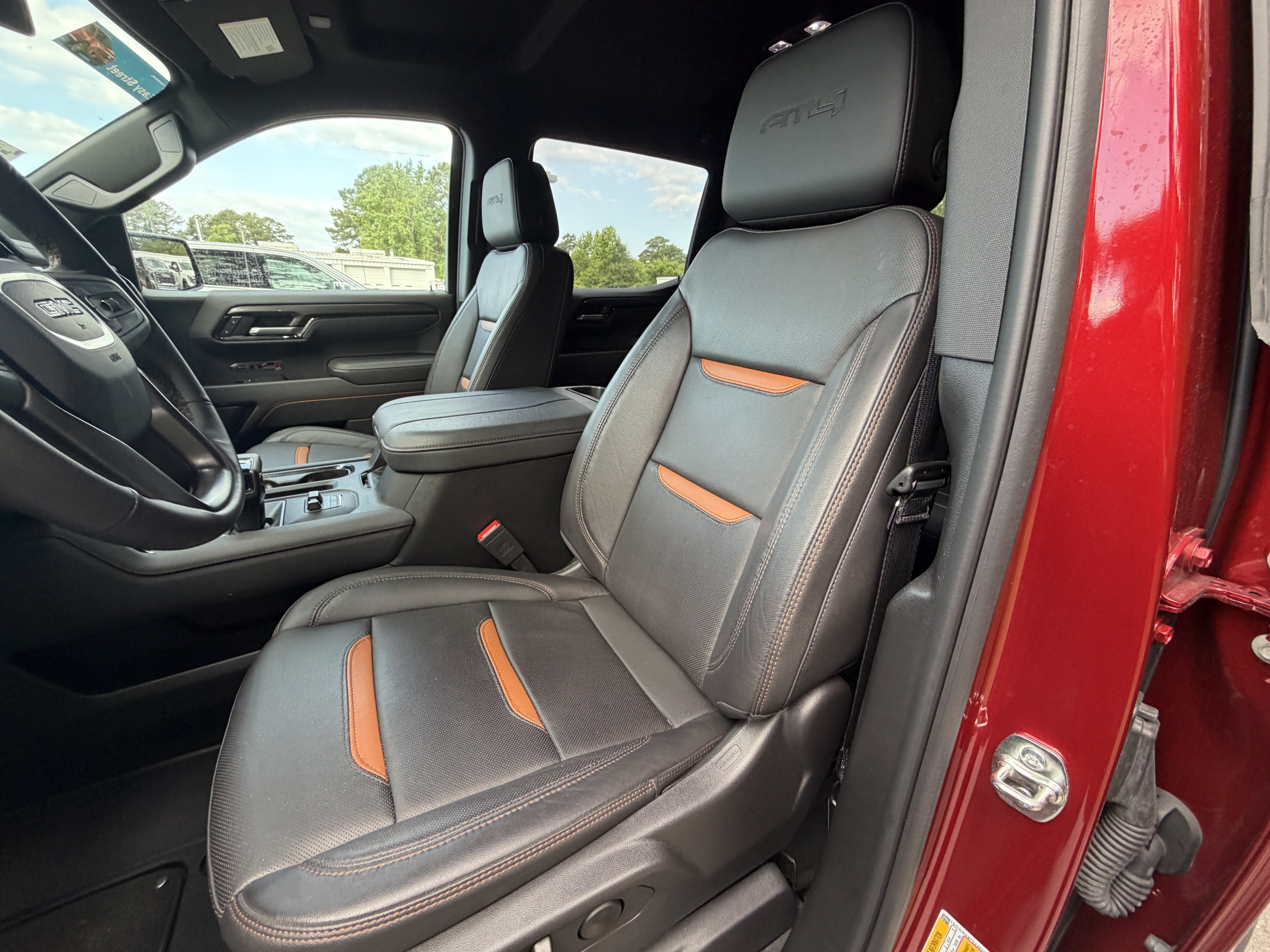 Used 2025 GMC Sierra 1500 AT4 AWD/4WD image 10