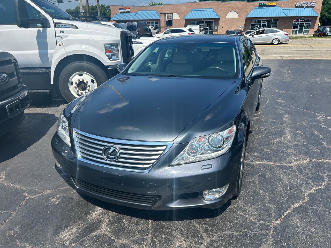 Used 2011 Lexus LS 460 w/ Comfort Pkg image 2