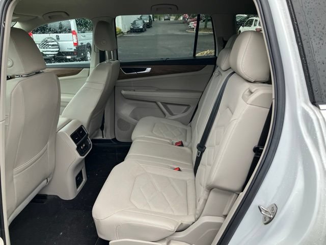 Used 2024 Volkswagen Atlas SE w/ Black Wheel Package AWD/4WD image 10