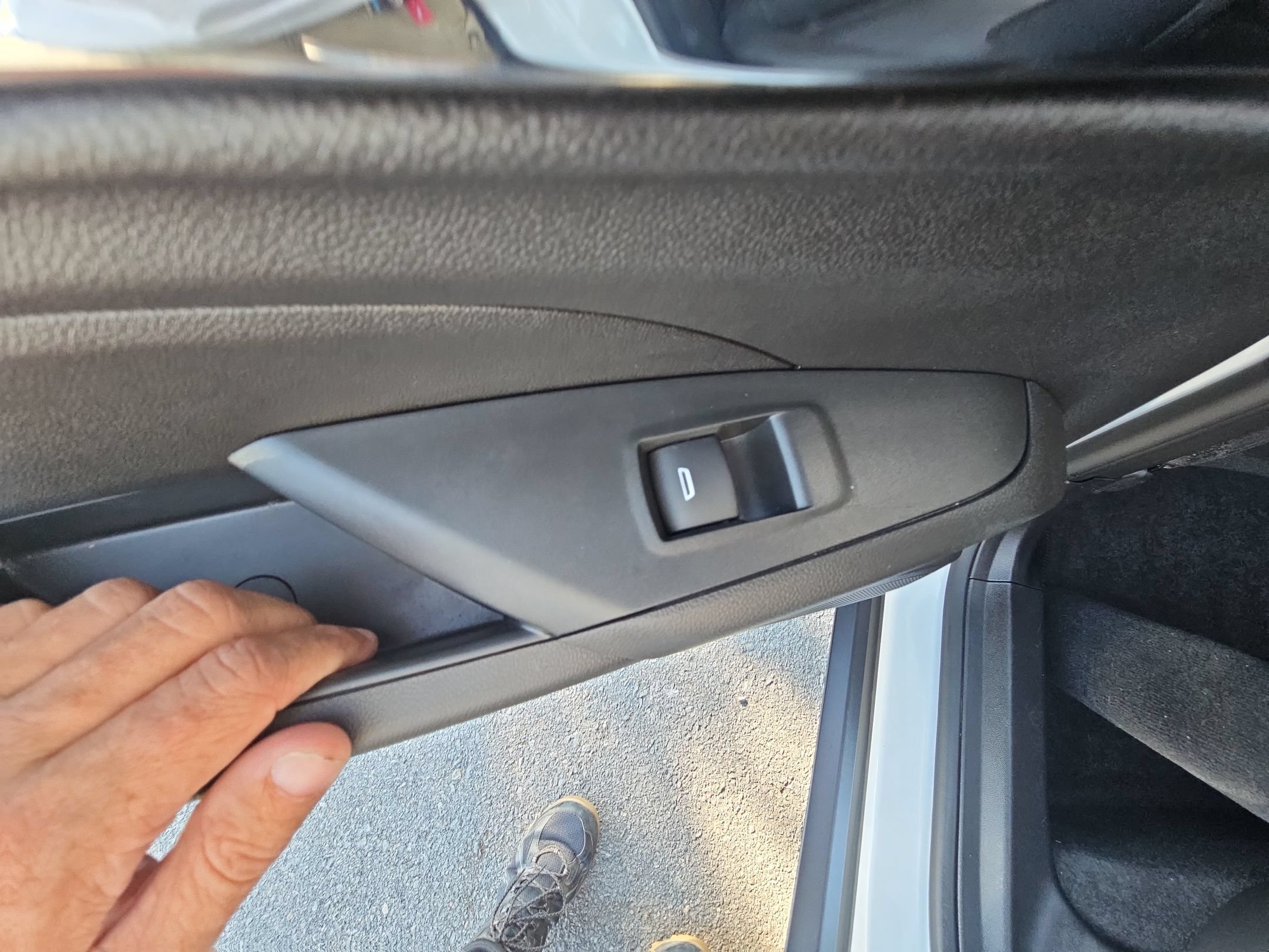 Used 2025 Chevrolet Trax LT FWD image 34