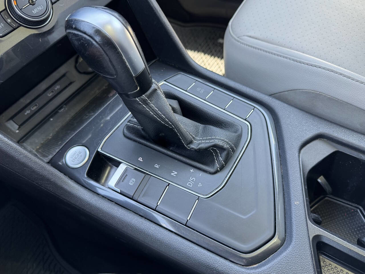 Used 2021 Volkswagen Tiguan SE image 16