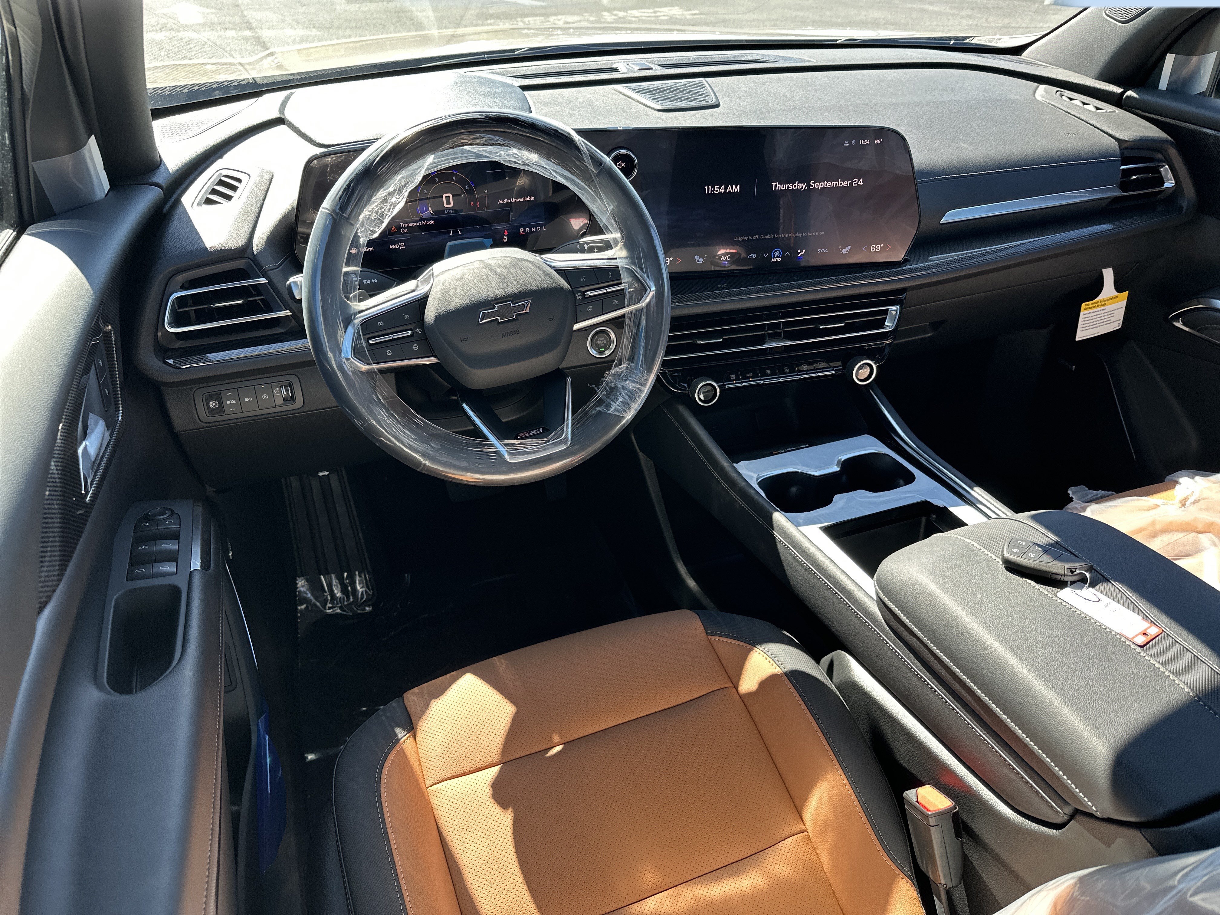 New 2027 Chevrolet Traverse Z71 w/ Enhanced Driving Package AWD/4WD image 9