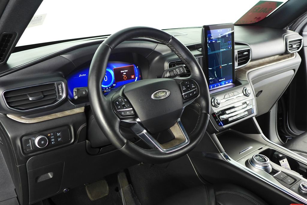 Used 2020 Ford Explorer Platinum w/ Premium Technology Package AWD/4WD image 32