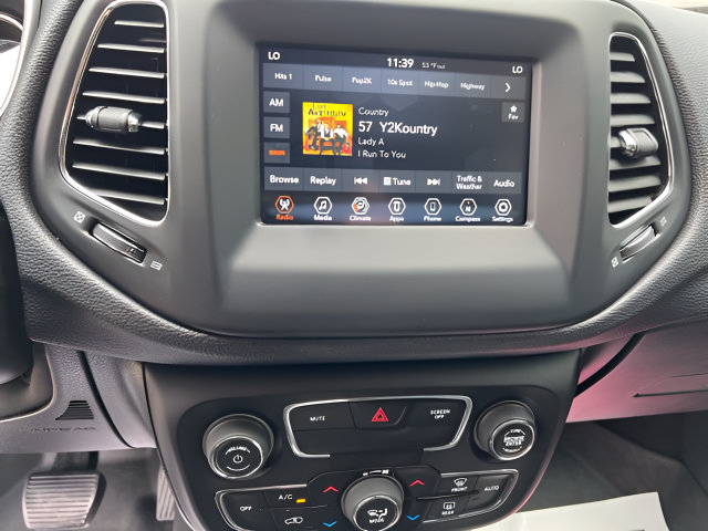 Used 2019 Jeep Compass Latitude AWD/4WD image 11