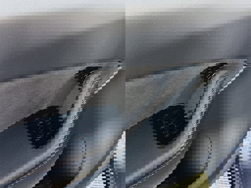 Used 2020 Tesla Model Y Long Range image 10