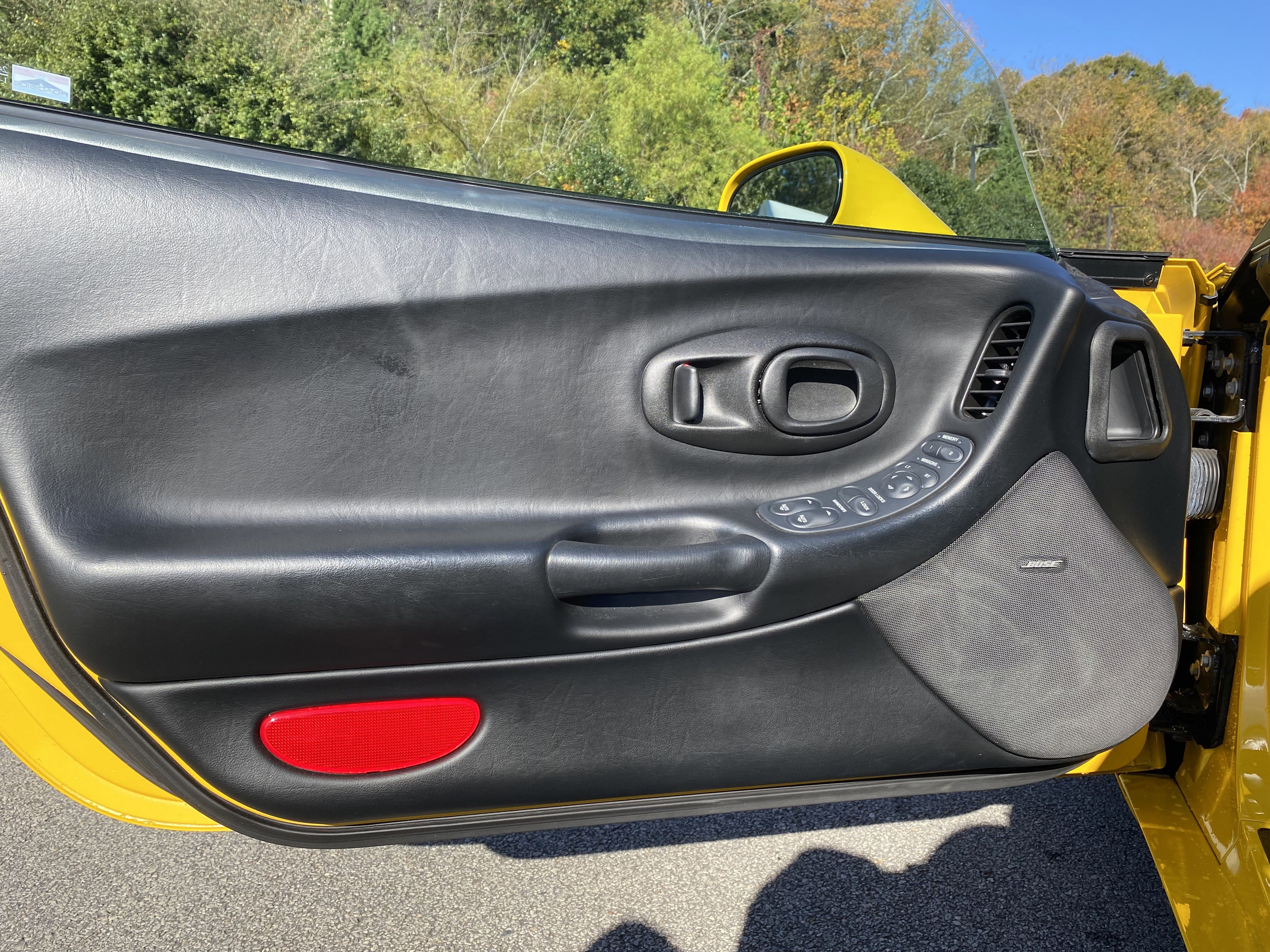 Used 2002 Chevrolet Corvette Coupe w/ Preferred Equipment Group2 image 13