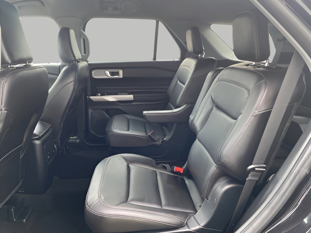 Used 2023 Ford Explorer XLT w/ Equipment Group 202A image 11