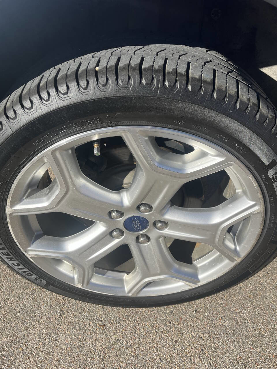 Used 2018 Ford Escape Titanium w/ Ford Safe & Smart Package image 12