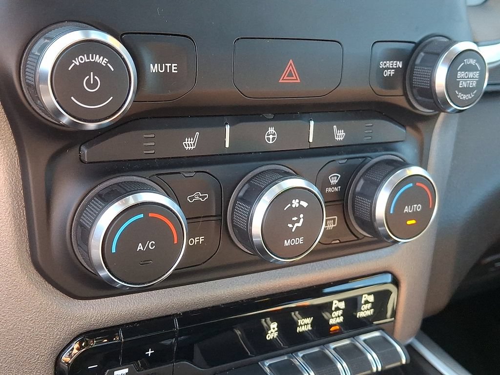 Used 2020 RAM 1500 Big Horn AWD/4WD image 16
