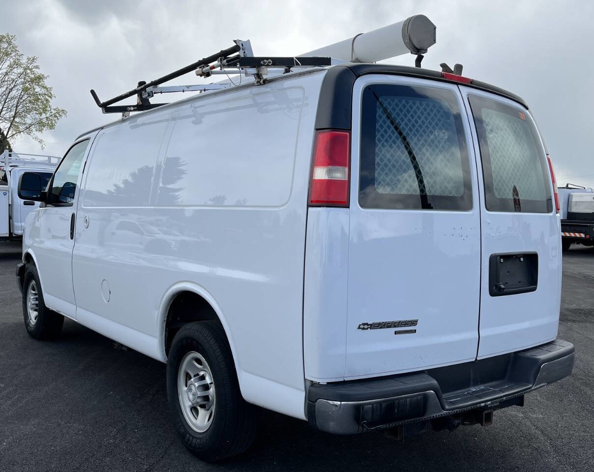 Used 2014 Chevrolet Express 2500 RWD image 7