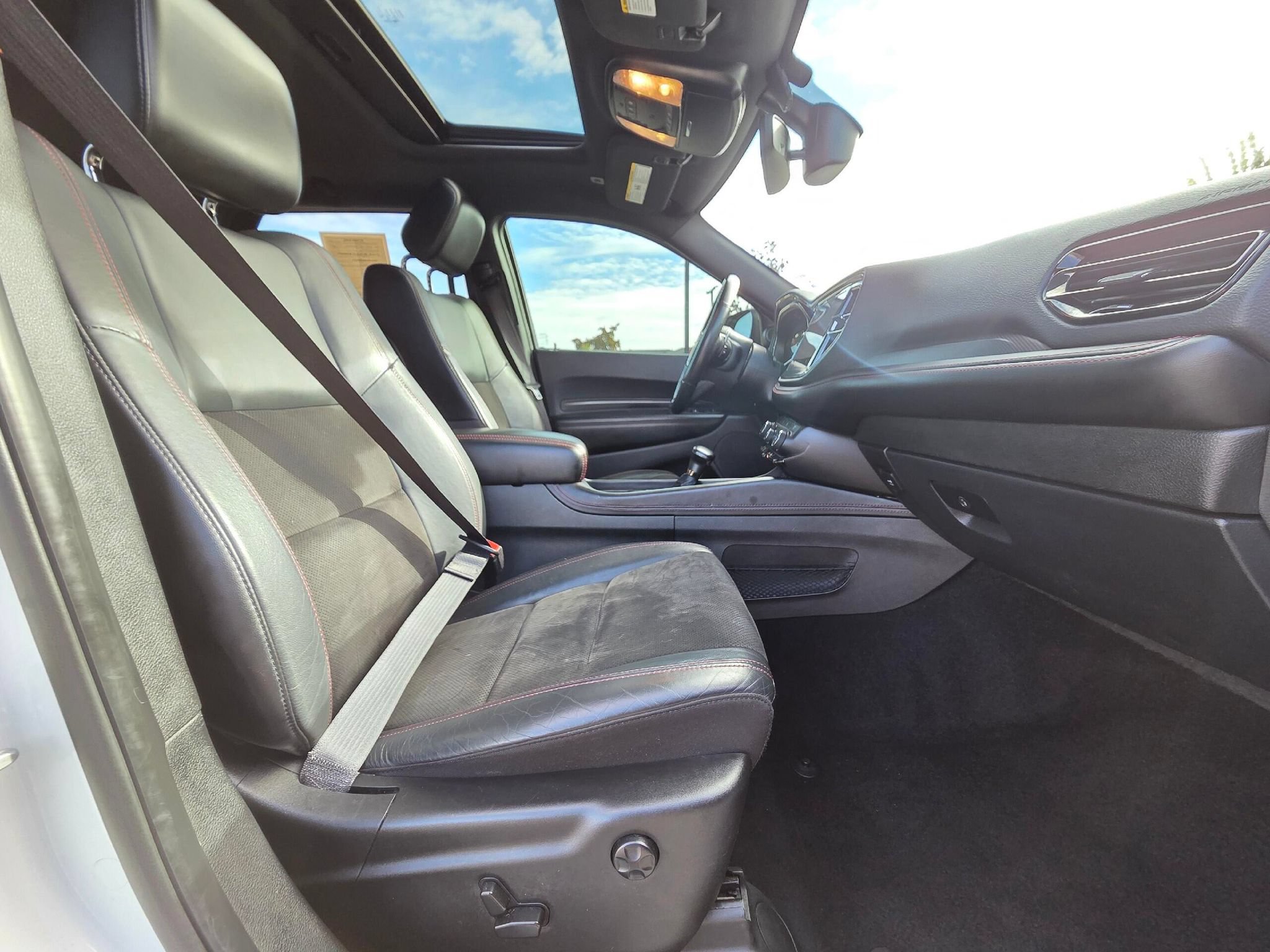 Used 2021 Dodge Durango R/T w/ Blacktop Package AWD/4WD image 33