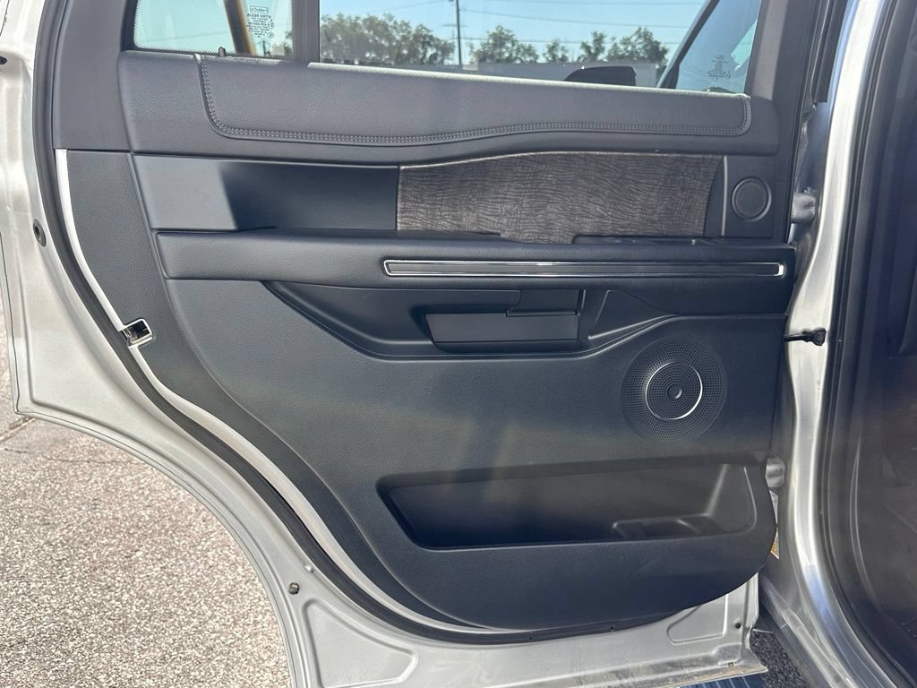 Used 2021 Ford Expedition Limited AWD/4WD image 21