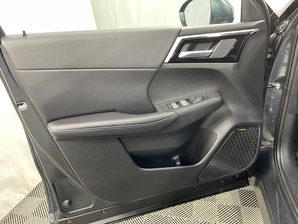 New 2025 Mitsubishi Outlander SE image 23