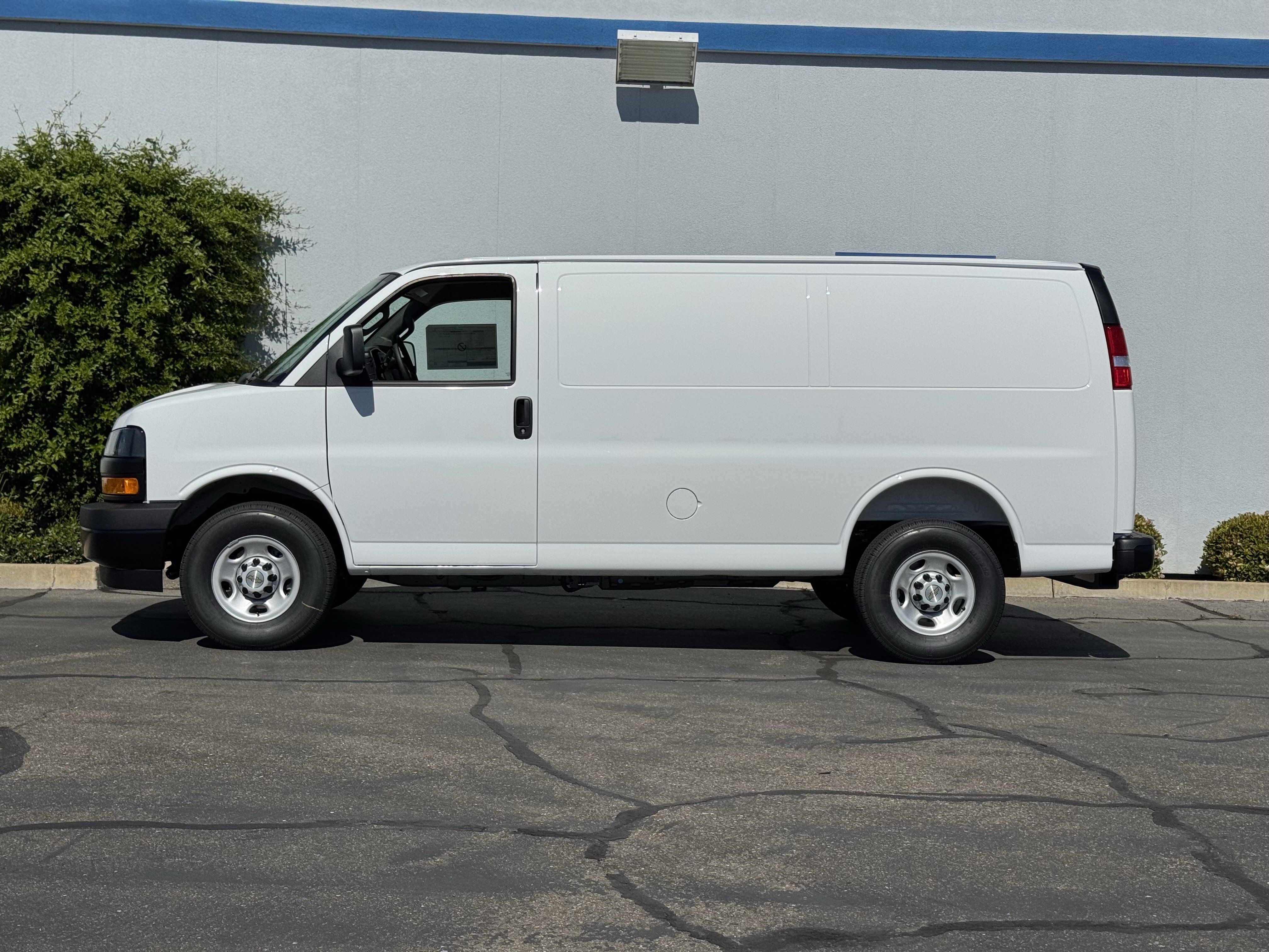 New 2026 Chevrolet Express 2500 w/ Driver Convenience Package image 4