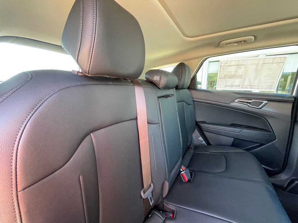 New 2026 Kia Sportage EX w/ EX Panoramic Sunroof Package image 28