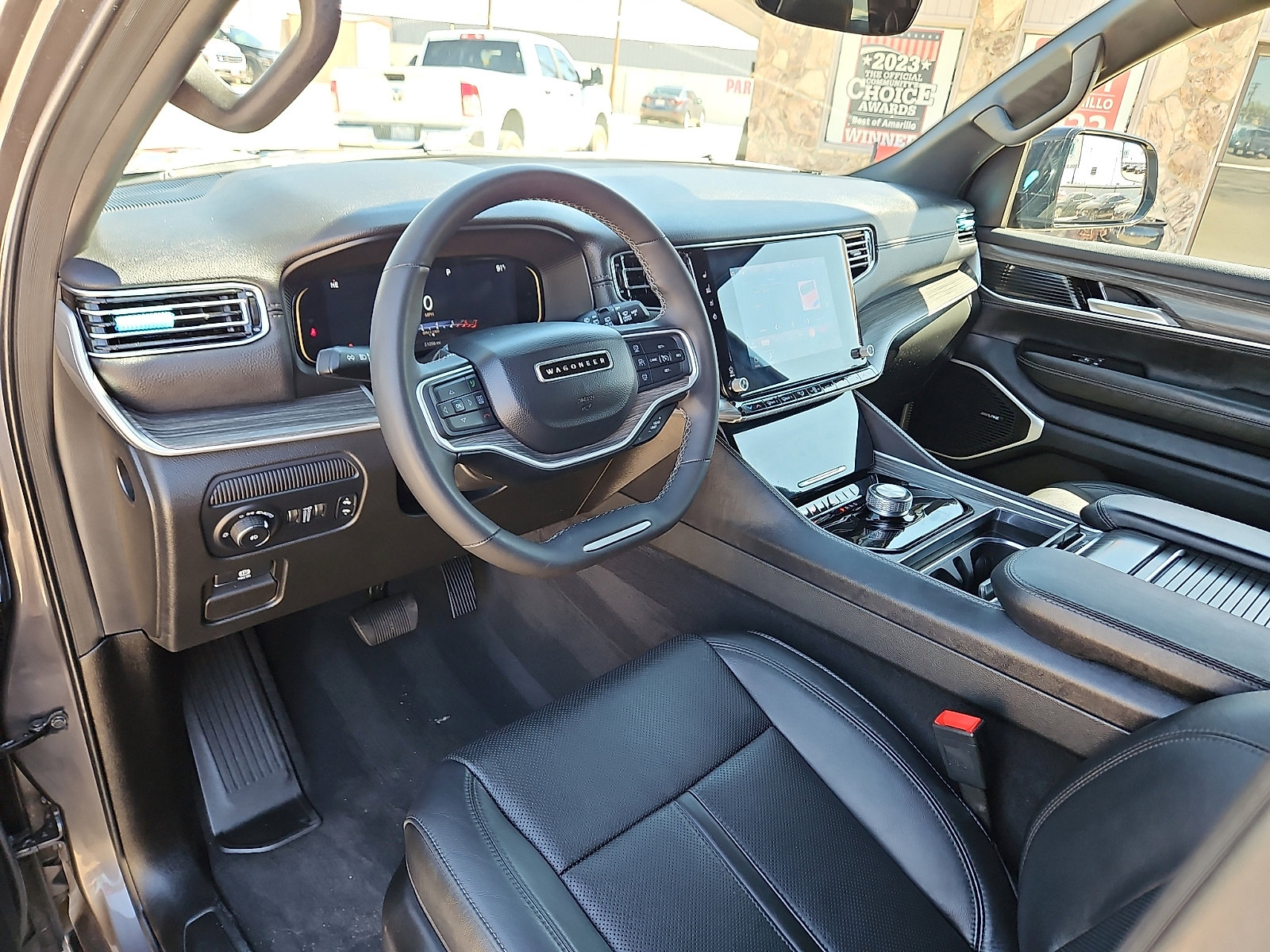 Used 2024 Jeep Wagoneer L Series II w/ Flexible Seating Group image 12