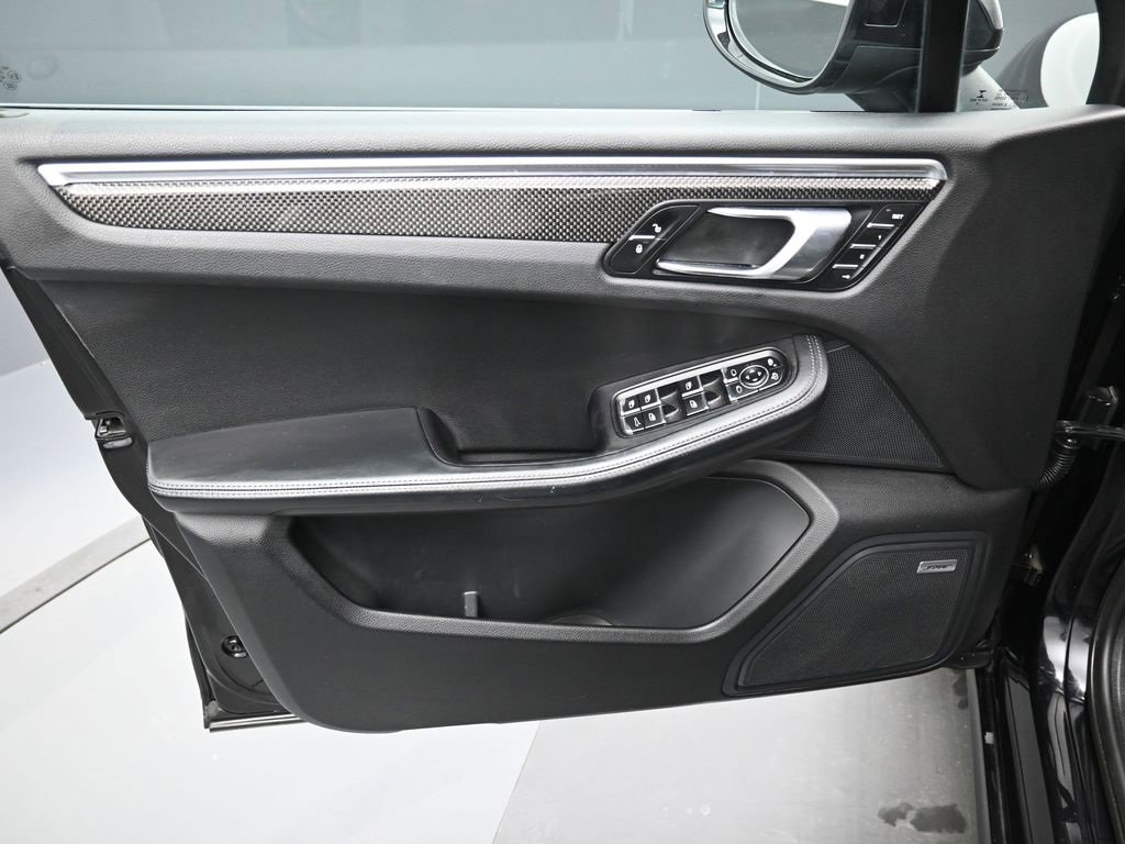 Used 2018 Porsche Macan GTS image 11