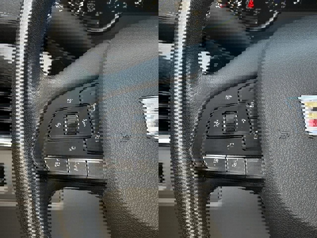 Used 2020 Cadillac XT4 Premium Luxury image 12