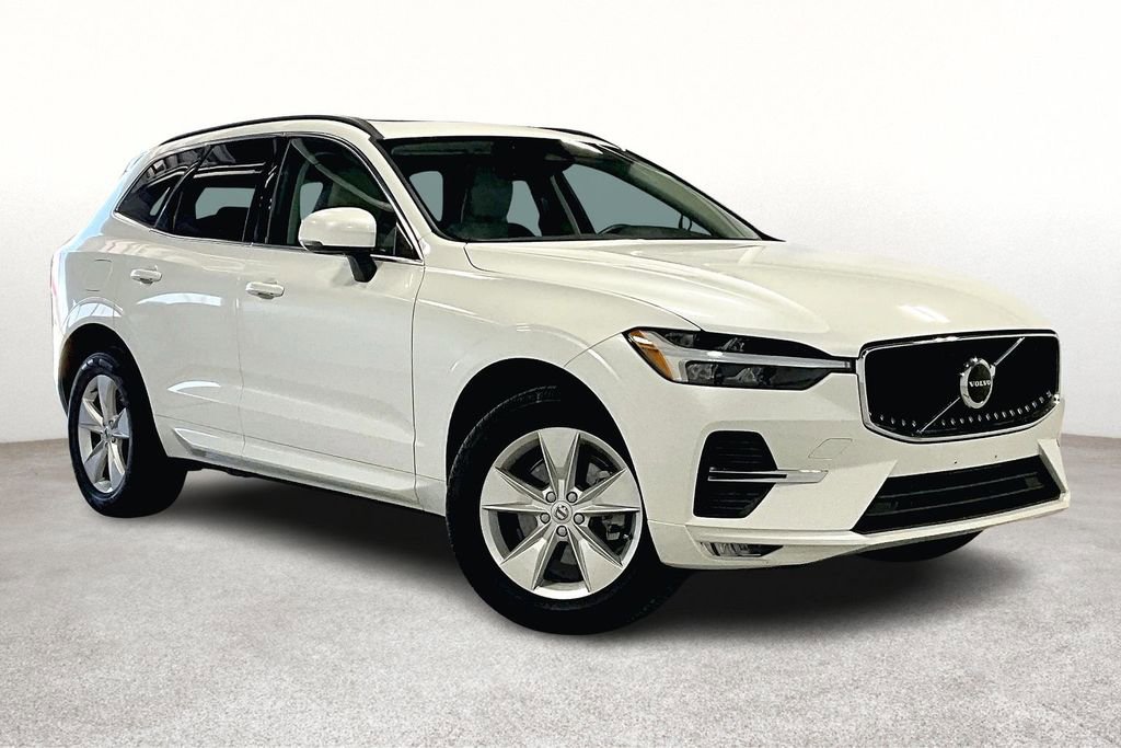 Used 2022 Volvo XC60 B5 Momentum image 1
