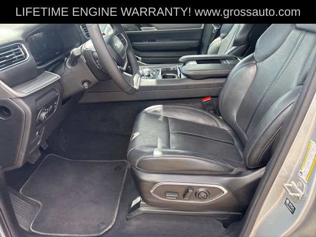 Used 2024 Jeep Wagoneer Series III AWD/4WD image 9