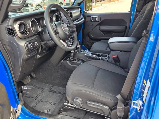 Used 2023 Jeep Wrangler Unlimited w/ Cold Weather Group AWD/4WD image 14