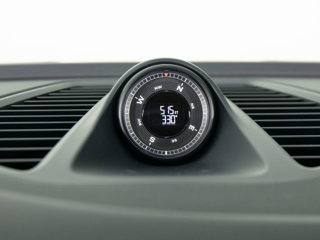 New 2026 Porsche Macan 4 Electric image 26