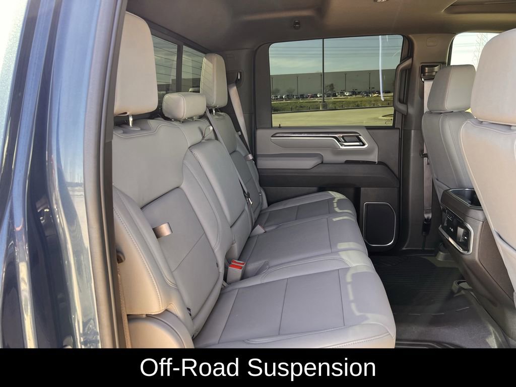 Used 2025 Chevrolet Silverado 2500 LTZ w/ LTZ Convenience Package image 34