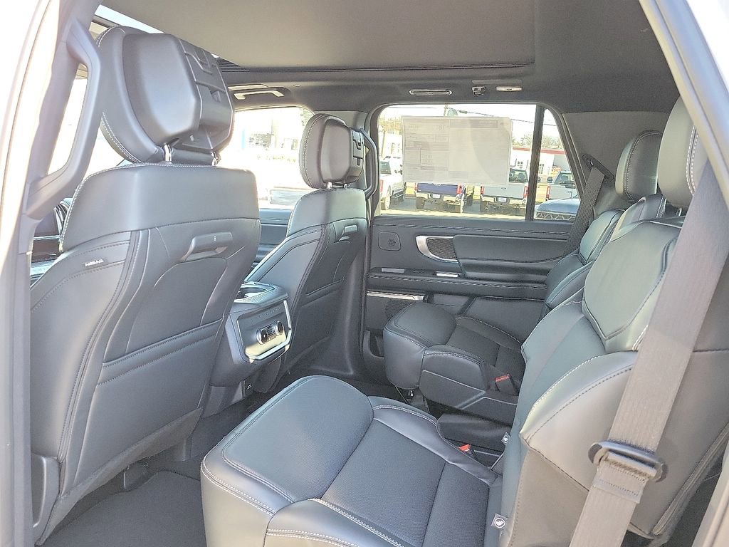 New 2026 Ford Expedition Platinum w/ Stealth Performance Package image 10