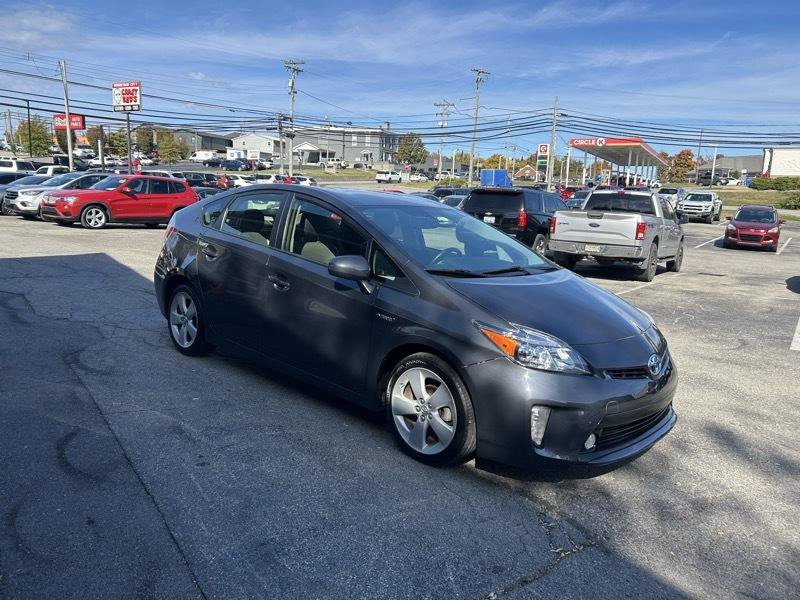 Used 2015 Toyota Prius Five FWD image 3