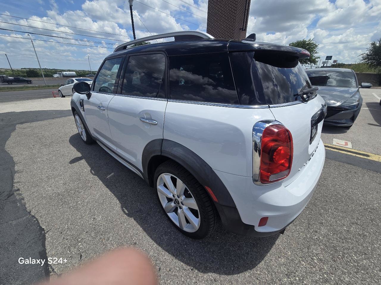 Used 2017 MINI Cooper Countryman S FWD image 4