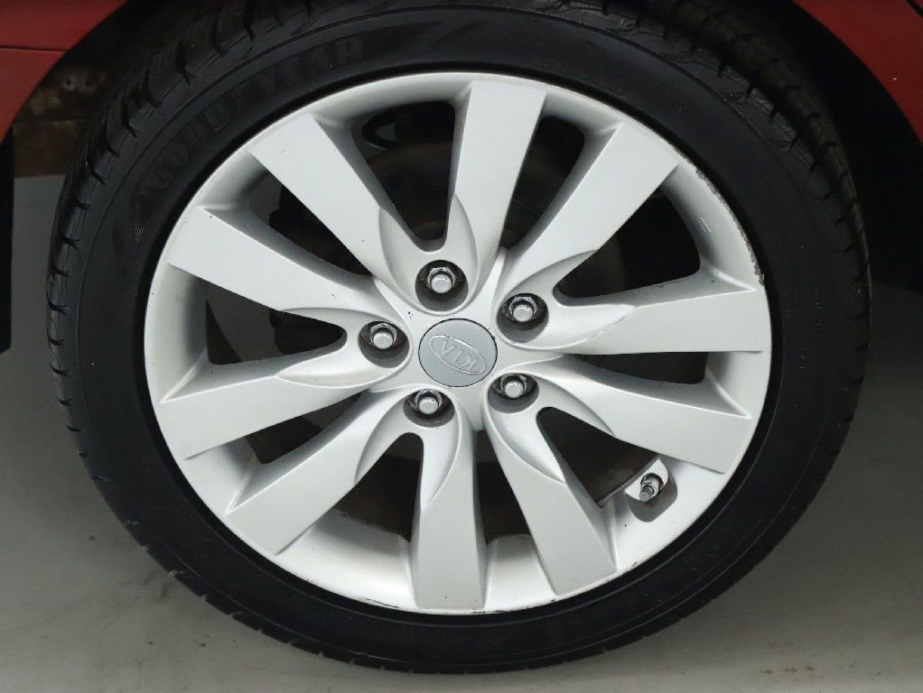 Used 2010 Kia Forte SX image 13