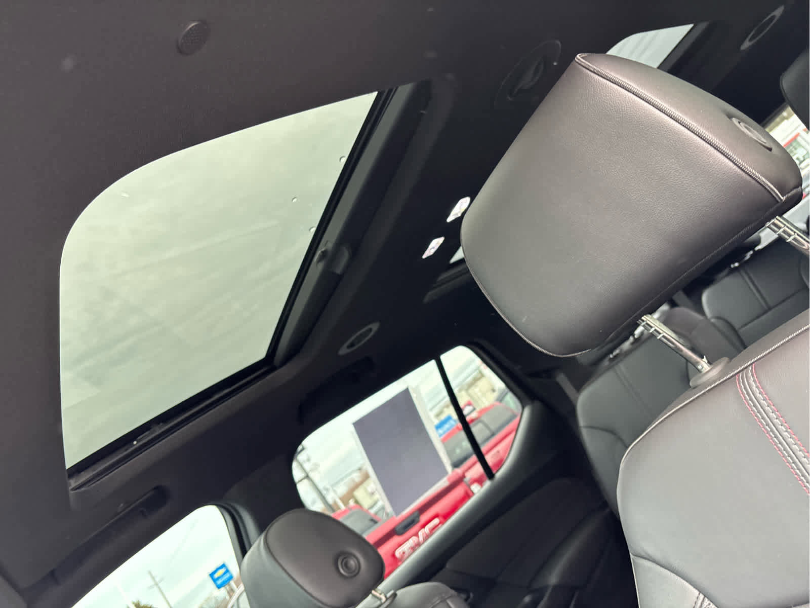 Certified 2022 Chevrolet Traverse RS w/ LPO, Floor Liner Package image 9