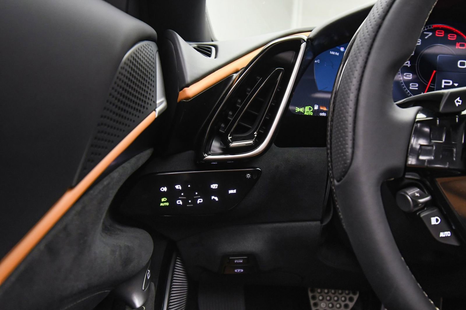 Certified 2025 Ferrari Roma Spider image 38