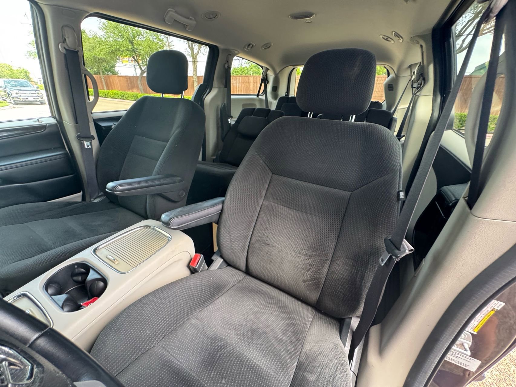 Used 2016 Dodge Grand Caravan SXT w/ Rear Park Assist Package FWD image 24