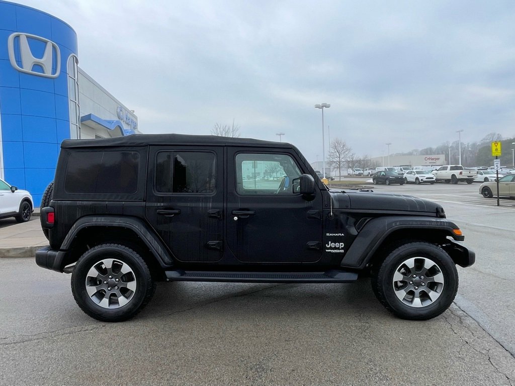 Used 2022 Jeep Wrangler Unlimited Sahara image 2