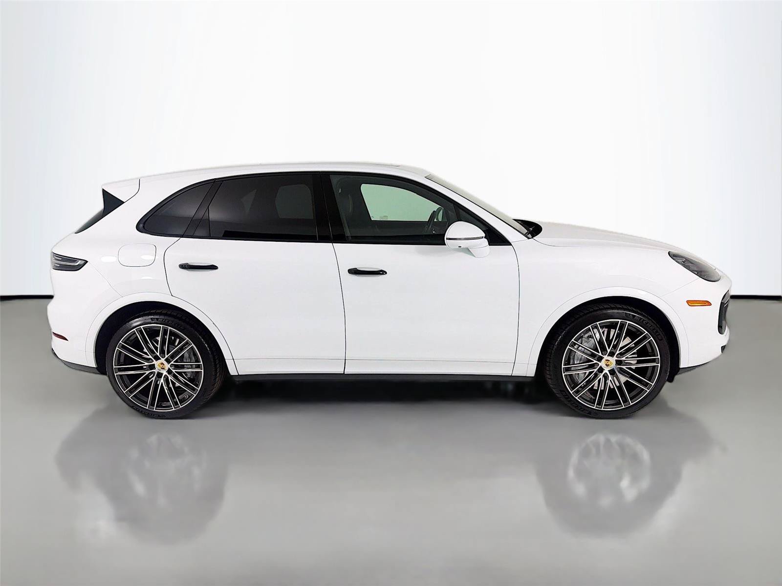 Used 2022 Porsche Cayenne Turbo AWD/4WD image 27
