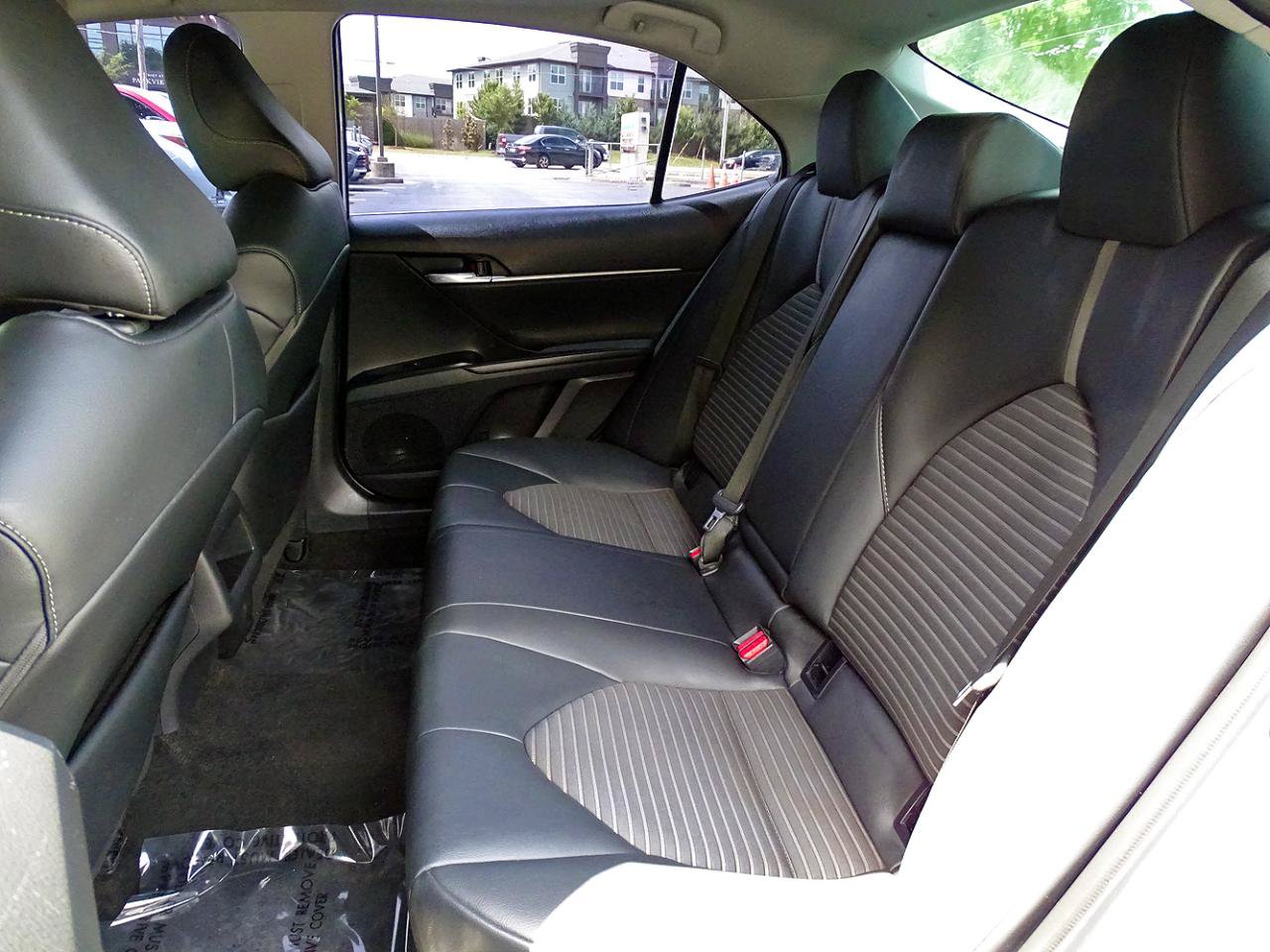 Used 2020 Toyota Camry SE FWD image 31