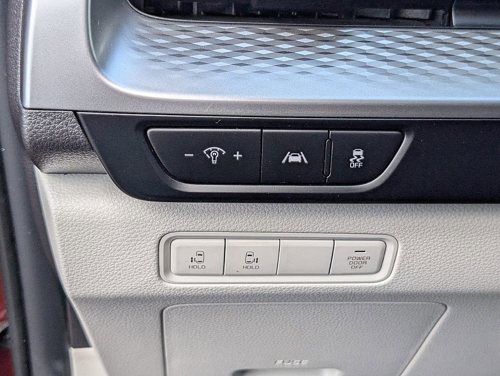 Used 2024 Kia Carnival LX FWD image 27