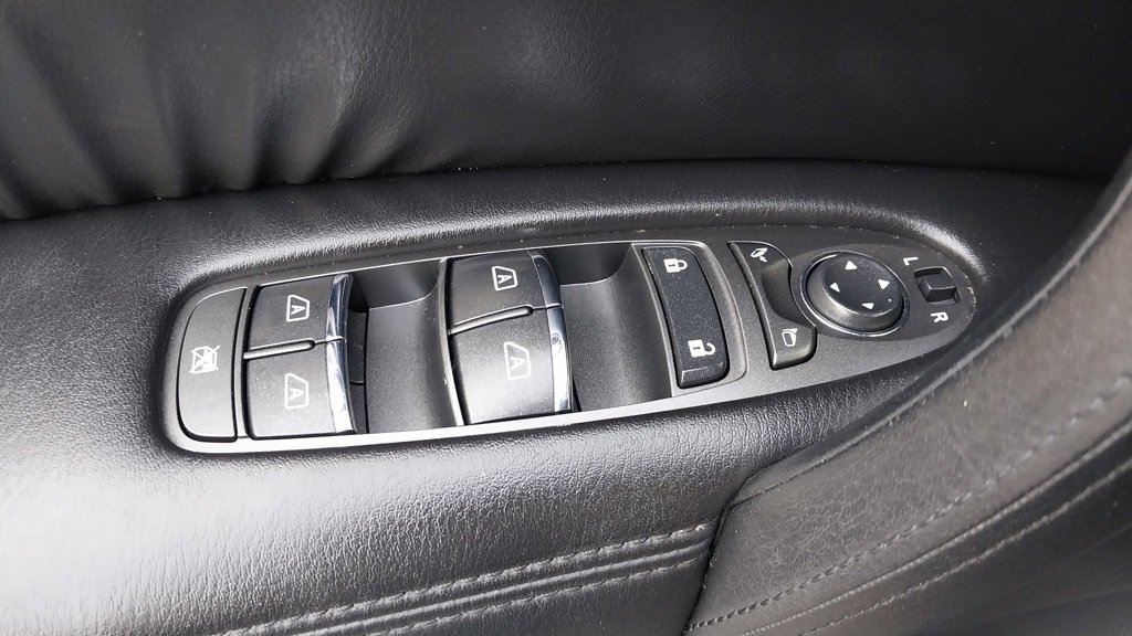 Used 2023 Nissan Armada SV image 30