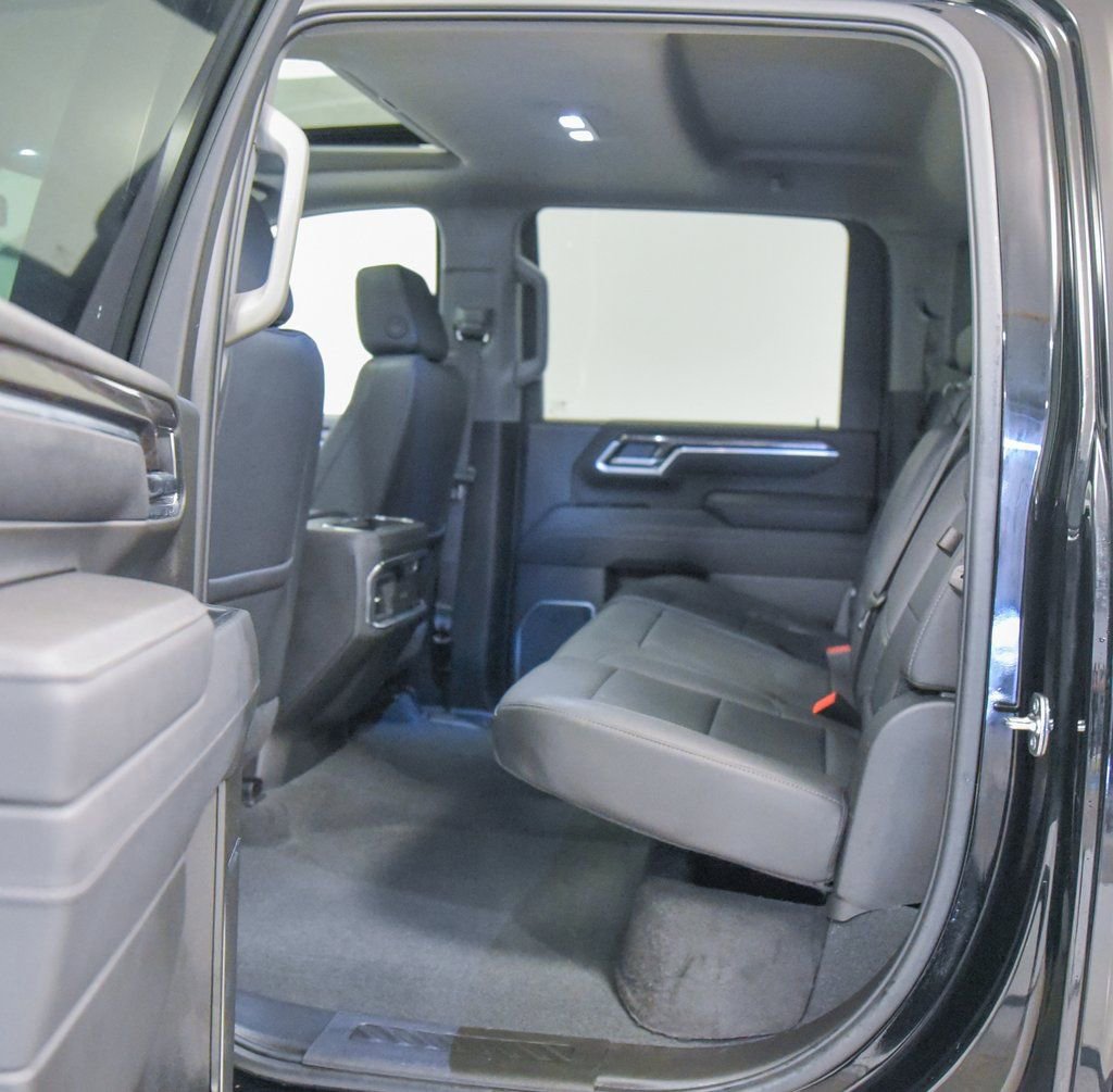 Used 2025 Chevrolet Silverado 2500 LTZ w/ Trail Boss Package image 5