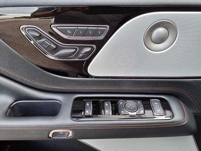 New 2025 Lincoln Aviator Black Label w/ Jet Appearance Package image 13