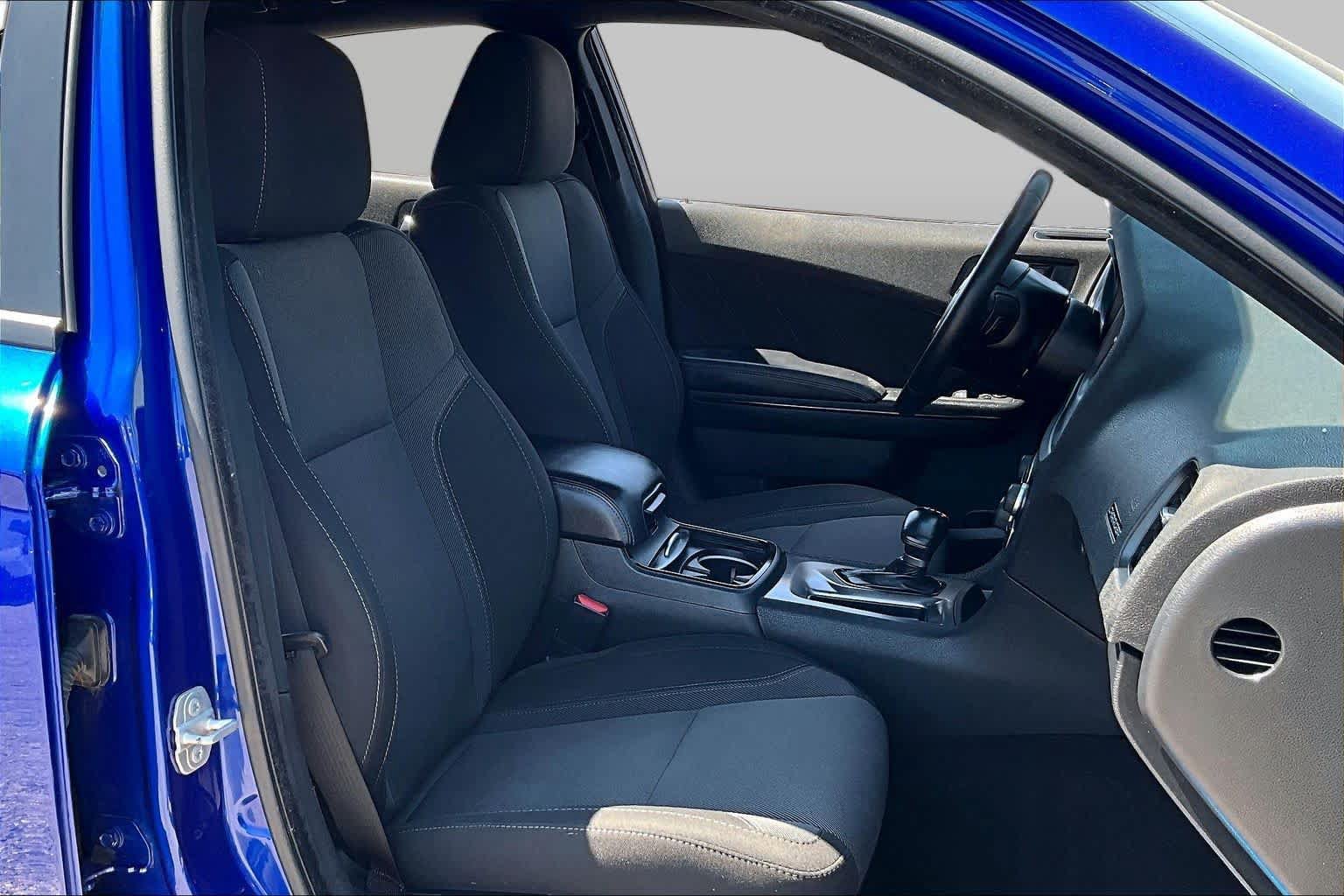 Used 2022 Dodge Charger SXT w/ Blacktop Package RWD image 9