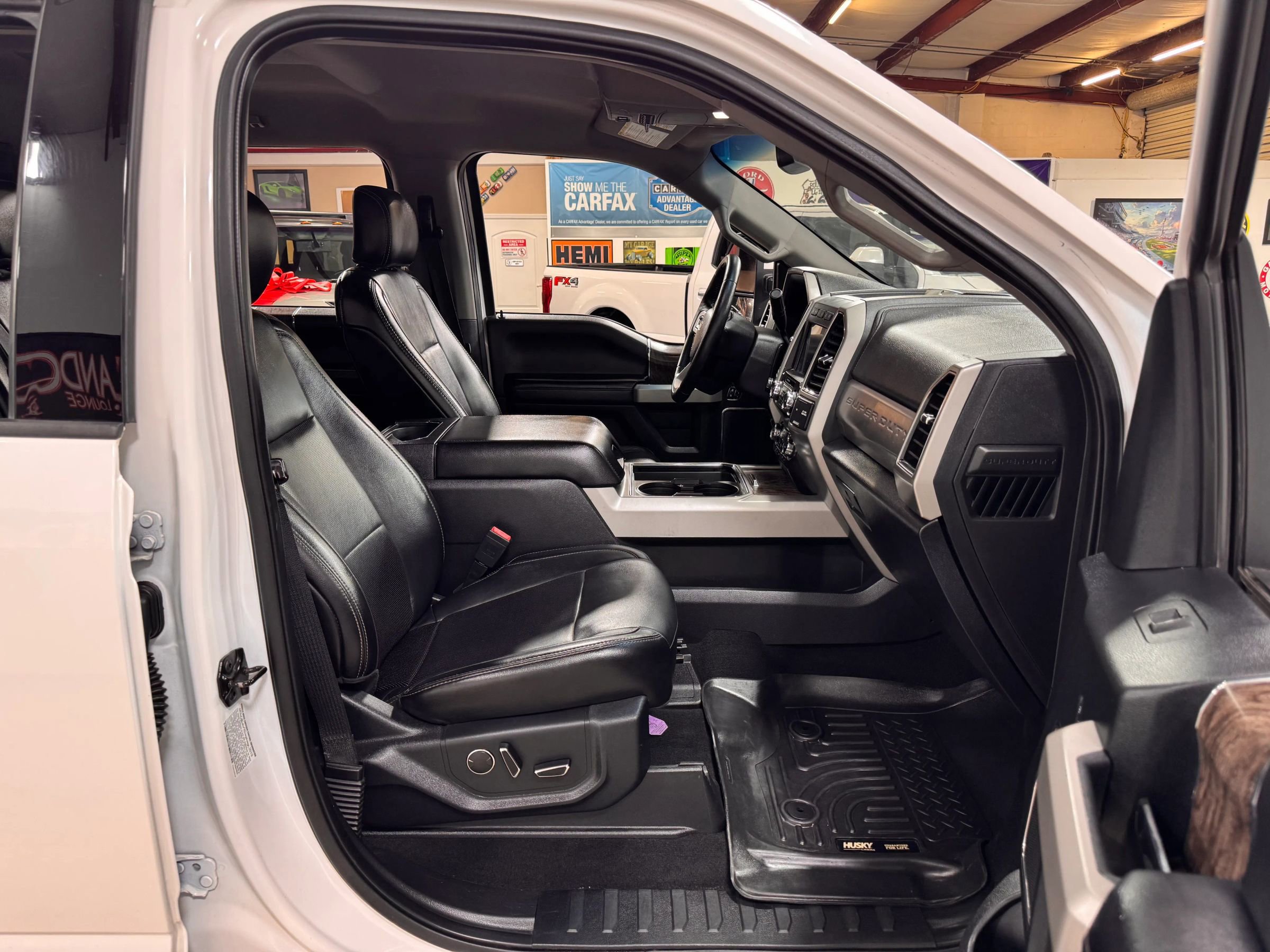 Used 2019 Ford F350 Lariat w/ Lariat Ultimate Package image 20