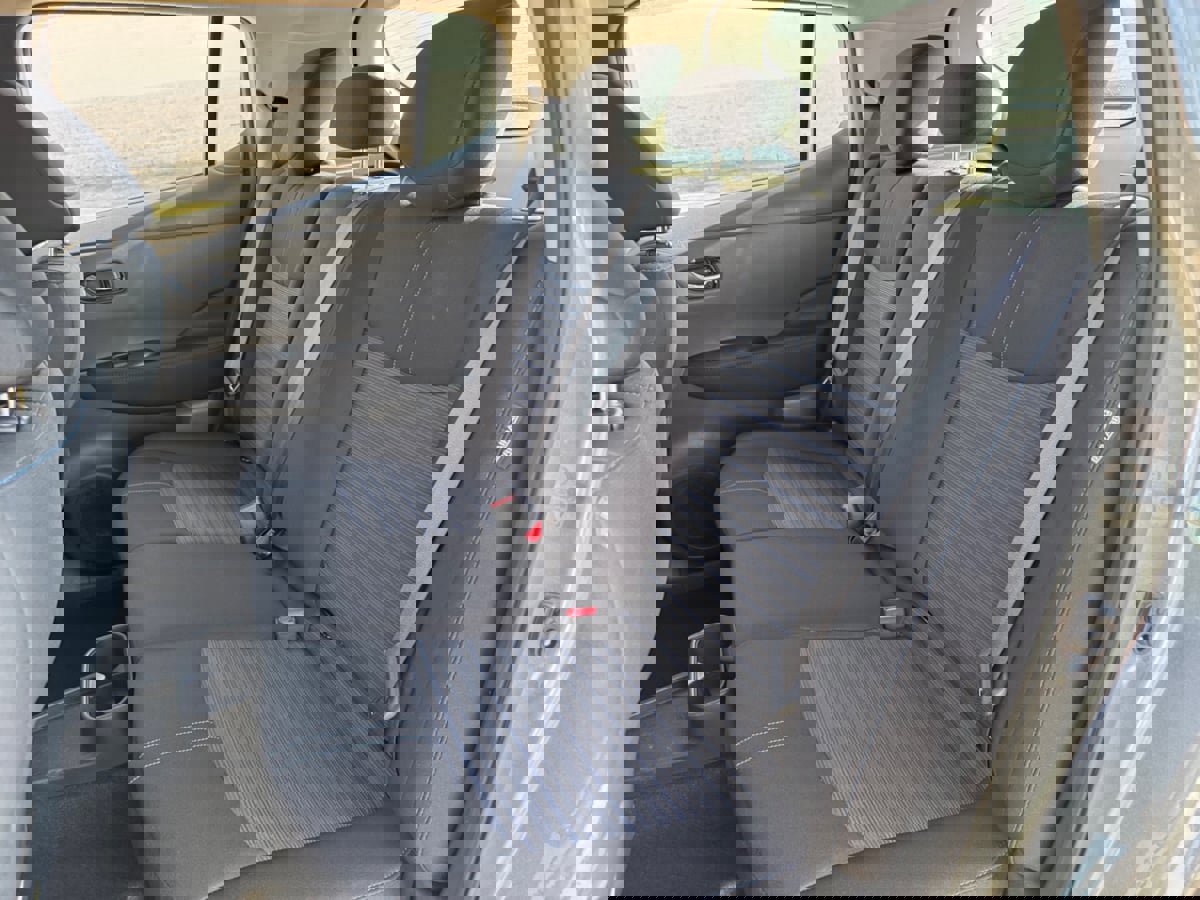 Used 2024 Nissan Leaf S image 17