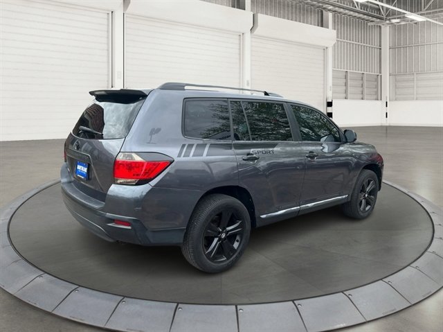 Used 2012 Toyota Highlander Limited w/ Tow Pkg AWD/4WD image 5