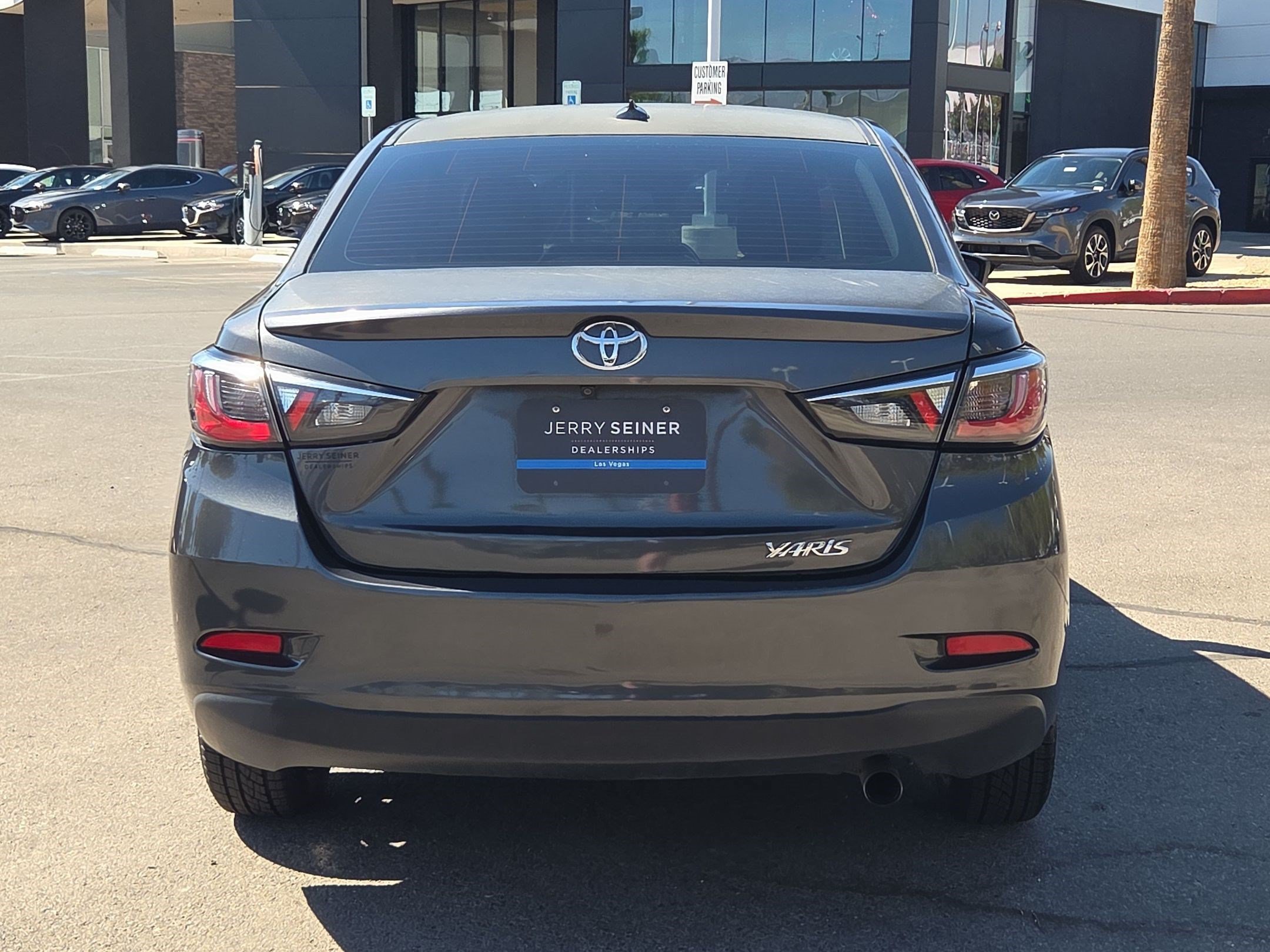 Used 2020 Toyota Yaris LE FWD image 4