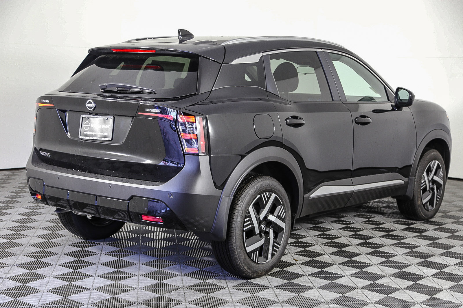 New 2026 Nissan Kicks SV w/ Illumination Package FWD image 9