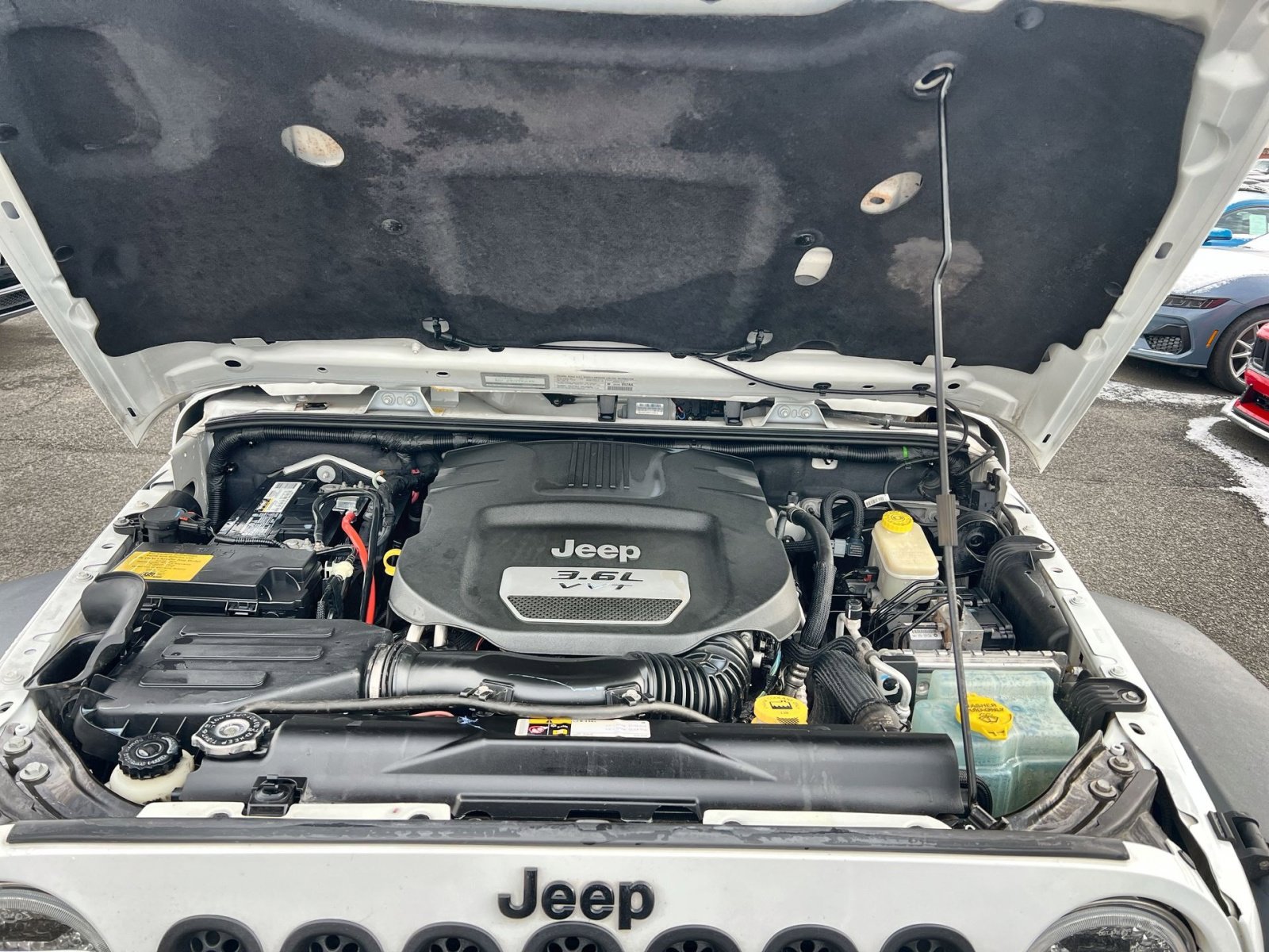 Used 2013 Jeep Wrangler Unlimited Sahara image 28